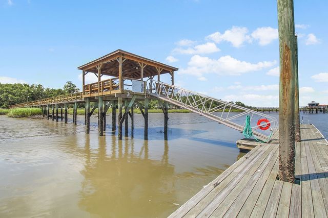 1207 Cherry Laurel Drive NE, Townsend, GA 31331