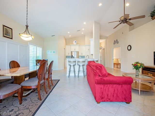 64 Glen Eagle CIR, Naples, FL 34104