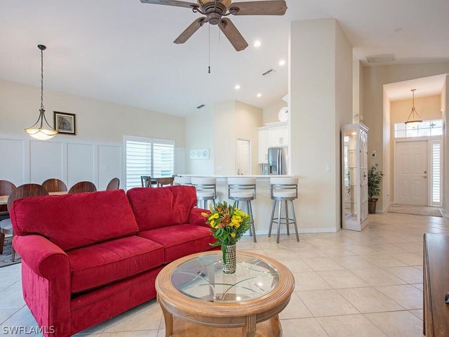 64 Glen Eagle CIR, Naples, FL 34104