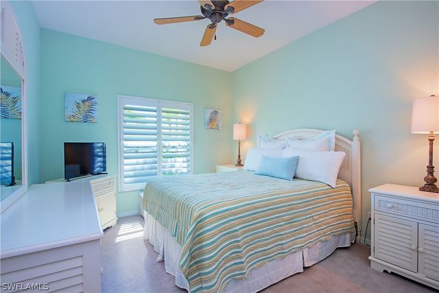 64 Glen Eagle CIR, Naples, FL 34104