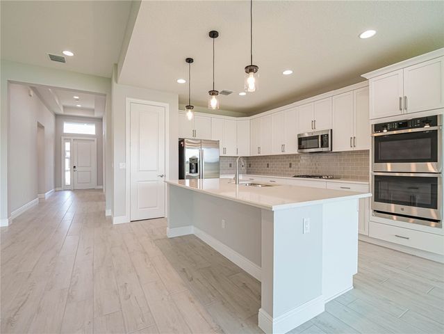 6422 High Pointe Circle, Vero Beach, FL 32967