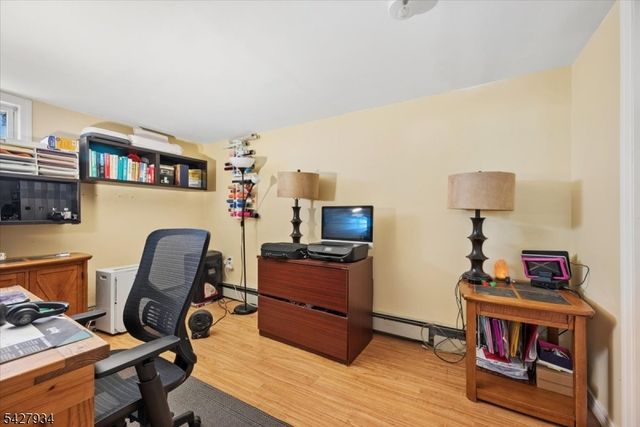 77 Brooklyn Rd, Stanhope Boro, NJ 07874