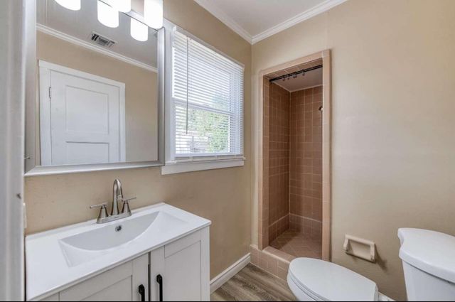 4155 N Palm Avenue, Fresno, CA 93704