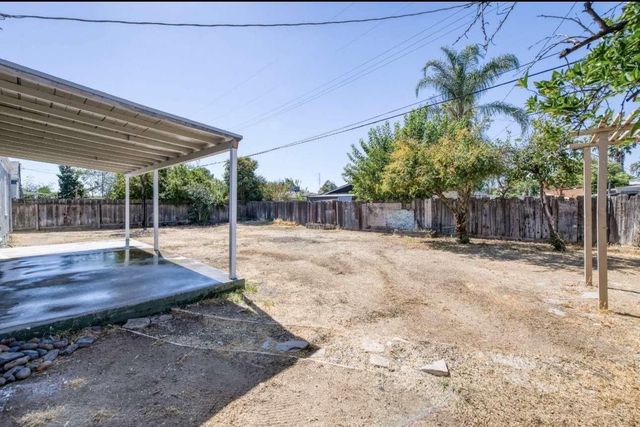 4155 N Palm Avenue, Fresno, CA 93704