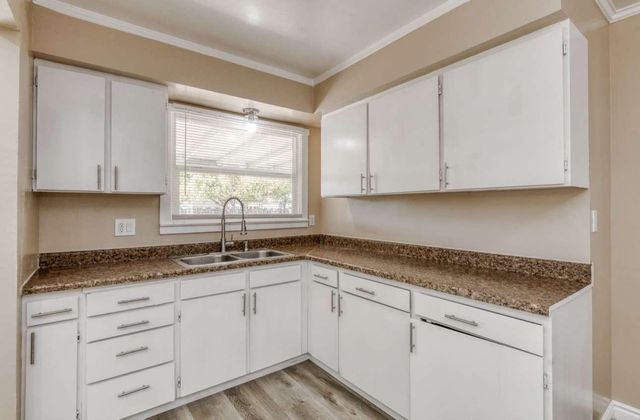 4155 N Palm Avenue, Fresno, CA 93704