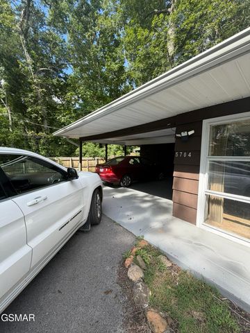 5704 Rockhaven Road, Knoxville, TN 37920