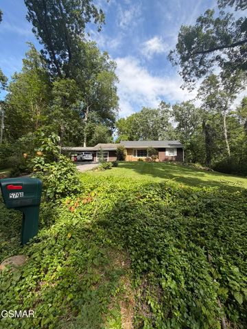 5704 Rockhaven Road, Knoxville, TN 37920