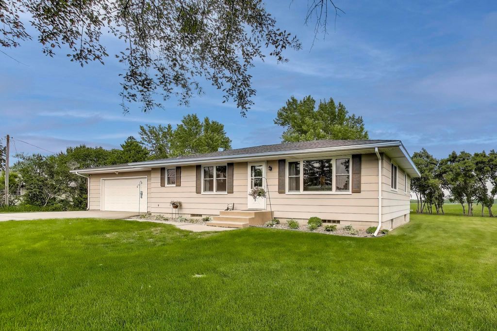 24950 Cedar Avenue, Eureka Twp, MN 55024