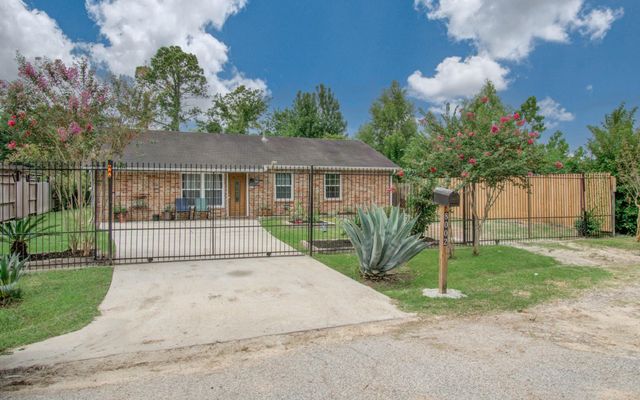8002 Carolwood Drive, Houston, TX 77028