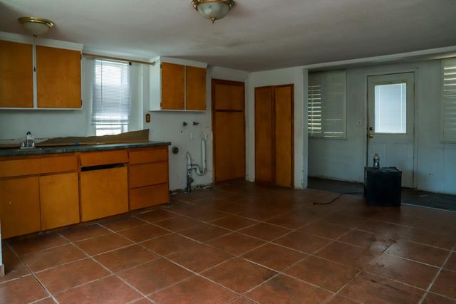 204 E Terrace Avenue, Fresno, CA 93704