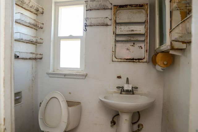 204 E Terrace Avenue, Fresno, CA 93704