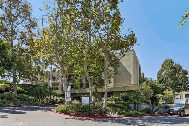 898 Temple Terrace 122, Los Angeles, CA 90042