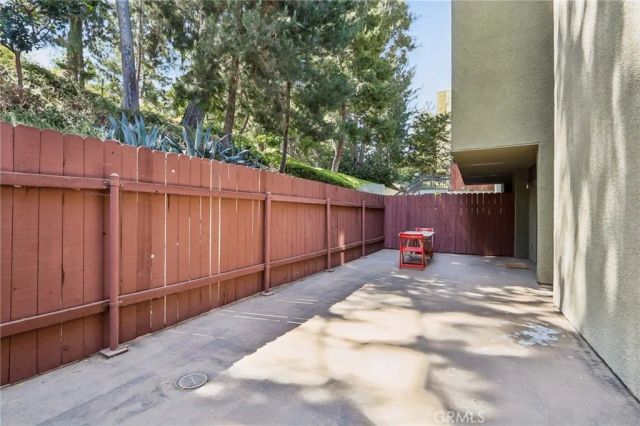 898 Temple Terrace 122, Los Angeles, CA 90042