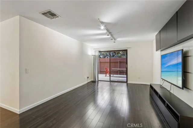 898 Temple Terrace 122, Los Angeles, CA 90042