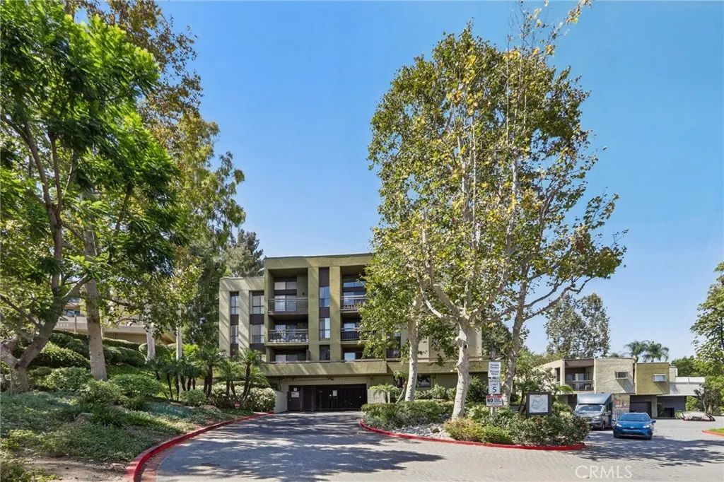 898 Temple Terrace 122, Los Angeles, CA 90042