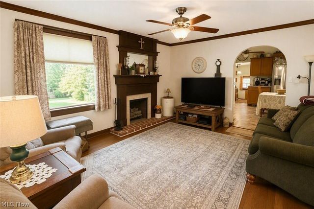 154 Taylor Road, Barberton, OH 44203