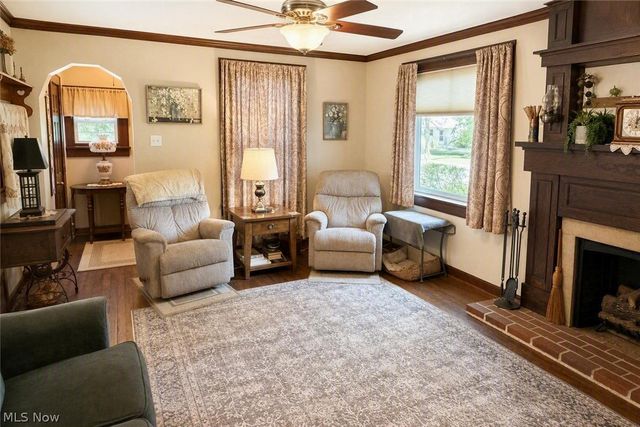 154 Taylor Road, Barberton, OH 44203