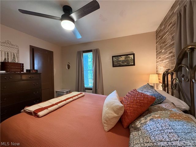 154 Taylor Road, Barberton, OH 44203