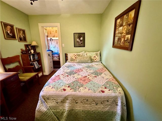 154 Taylor Road, Barberton, OH 44203