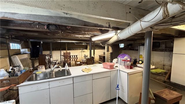 154 Taylor Road, Barberton, OH 44203
