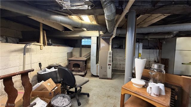 154 Taylor Road, Barberton, OH 44203