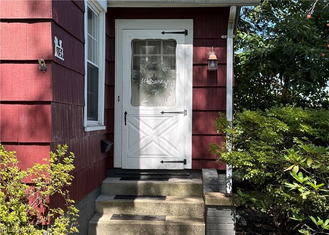 154 Taylor Road, Barberton, OH 44203