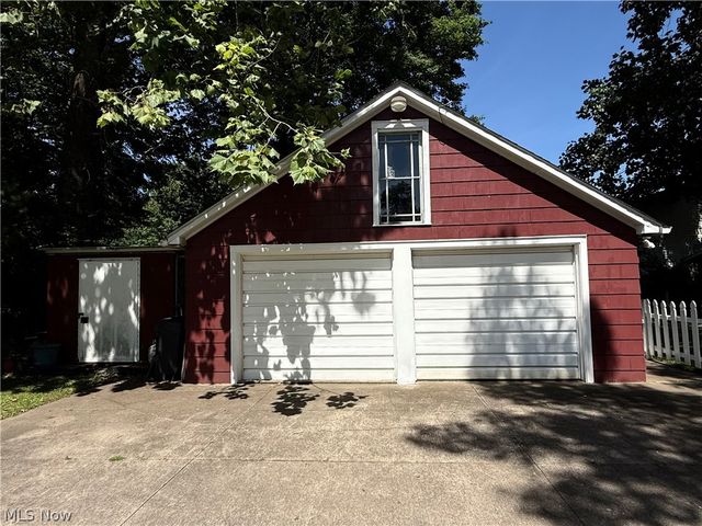 154 Taylor Road, Barberton, OH 44203