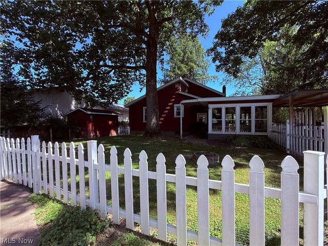 154 Taylor Road, Barberton, OH 44203