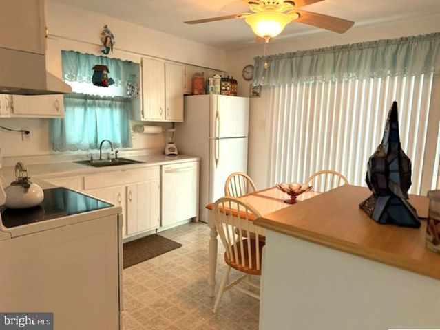 210 CEDARDALE AVE, Villas, NJ 08251