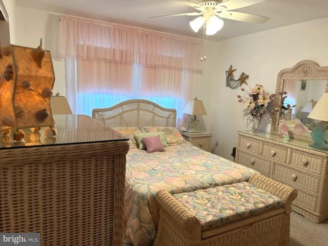 210 CEDARDALE AVE, Villas, NJ 08251