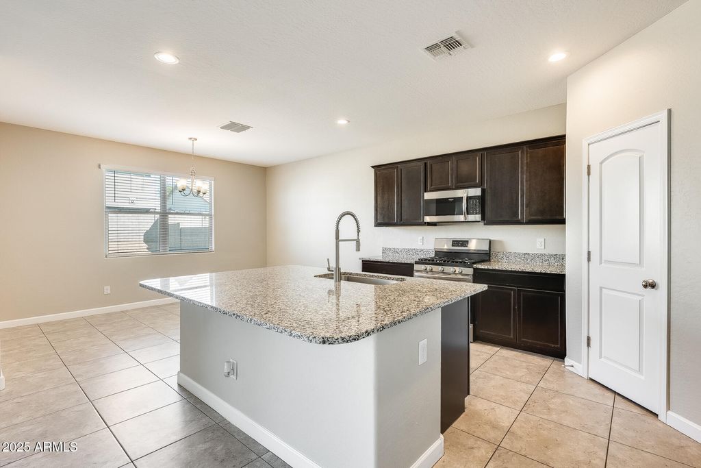 Image 13 of property listing at 30388 W AMELIA Avenue, Buckeye, AZ 85396