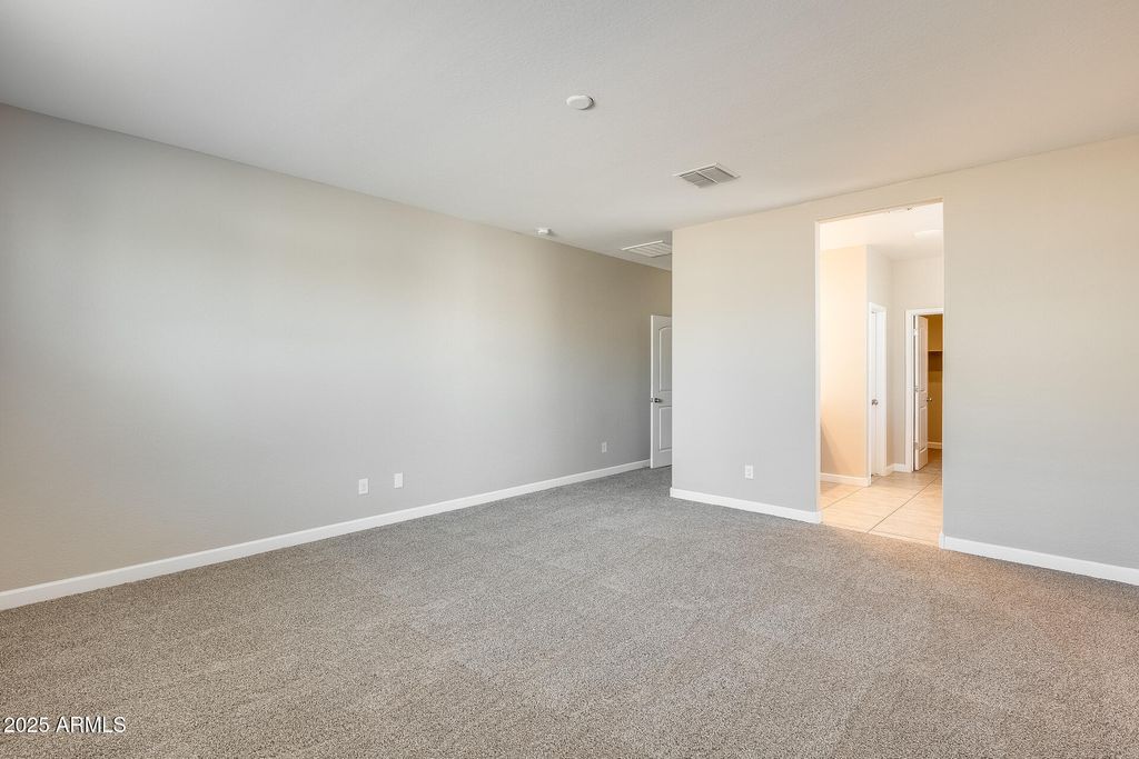 Image 28 of property listing at 30388 W AMELIA Avenue, Buckeye, AZ 85396