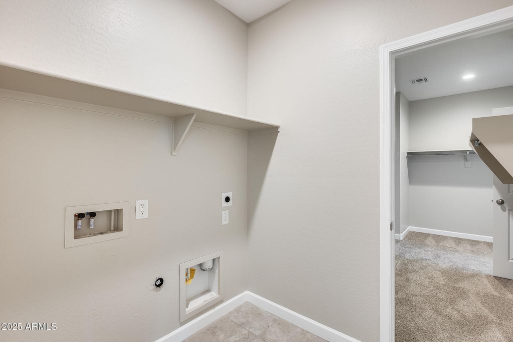 Image 33 of property listing at 30388 W AMELIA Avenue, Buckeye, AZ 85396