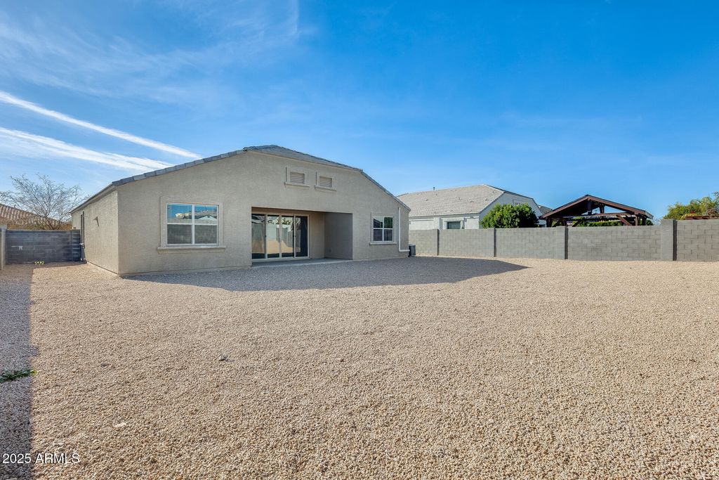 Image 37 of property listing at 30388 W AMELIA Avenue, Buckeye, AZ 85396