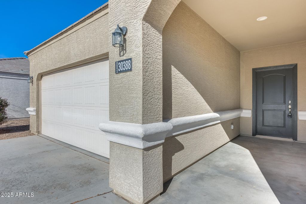 Image 8 of property listing at 30388 W AMELIA Avenue, Buckeye, AZ 85396