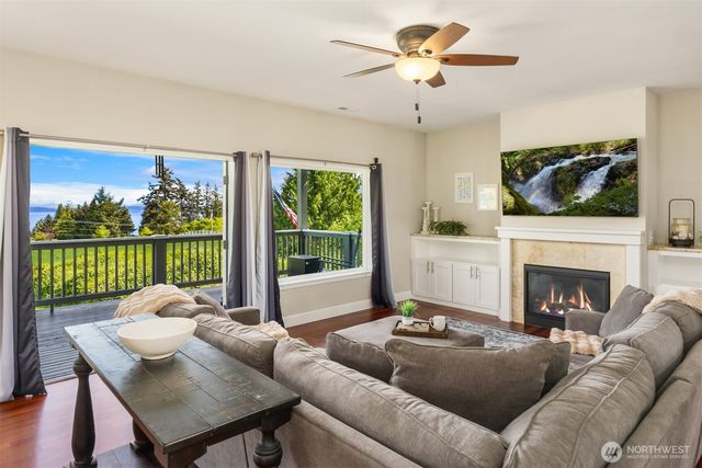 39170 NE No Name Place, Hansville, WA 98340