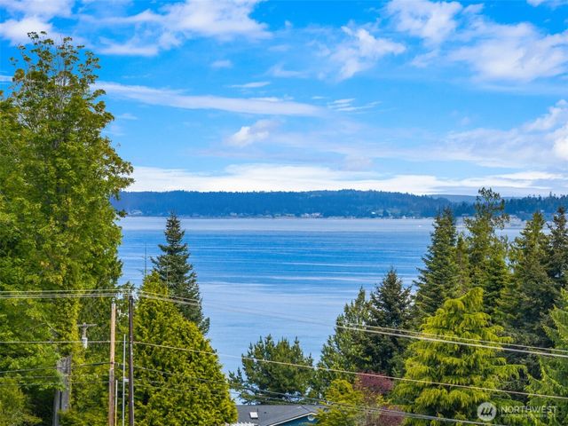 39170 NE No Name Place, Hansville, WA 98340