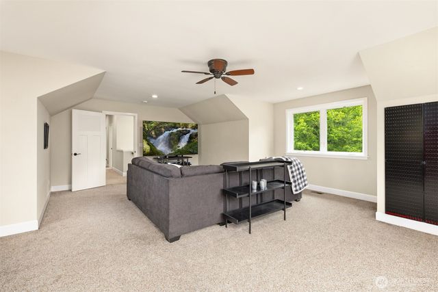 39170 NE No Name Place, Hansville, WA 98340