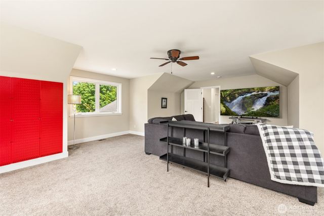 39170 NE No Name Place, Hansville, WA 98340