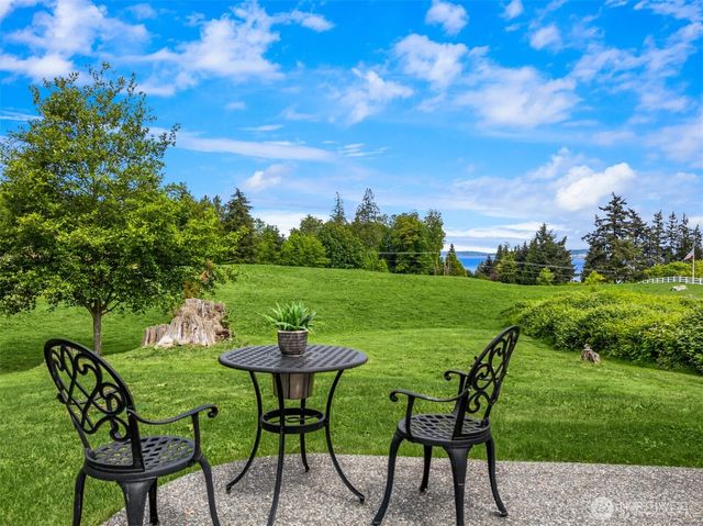 39170 NE No Name Place, Hansville, WA 98340