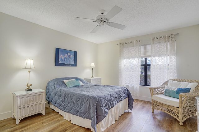 2492 Bedford Mews Drive, Wellington, FL 33414