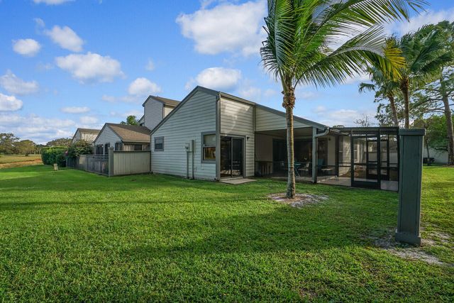 2492 Bedford Mews Drive, Wellington, FL 33414