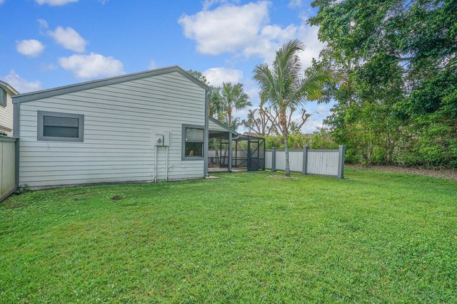 2492 Bedford Mews Drive, Wellington, FL 33414