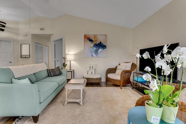 2492 Bedford Mews Drive, Wellington, FL 33414