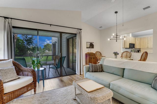 2492 Bedford Mews Drive, Wellington, FL 33414