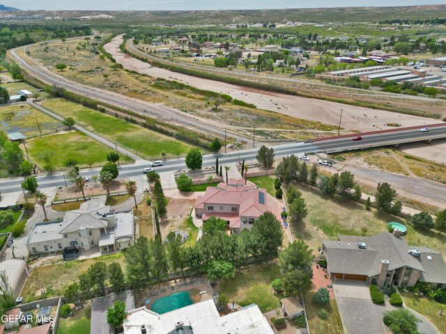 861 COUNTRY CLUB Road, El Paso, TX 79932