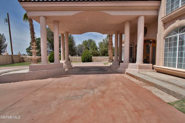 861 COUNTRY CLUB Road, El Paso, TX 79932
