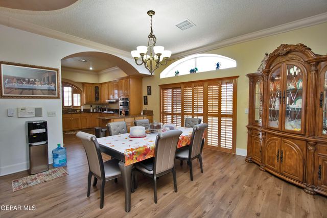 861 COUNTRY CLUB Road, El Paso, TX 79932