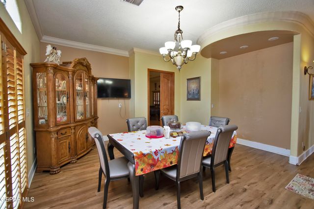 861 COUNTRY CLUB Road, El Paso, TX 79932