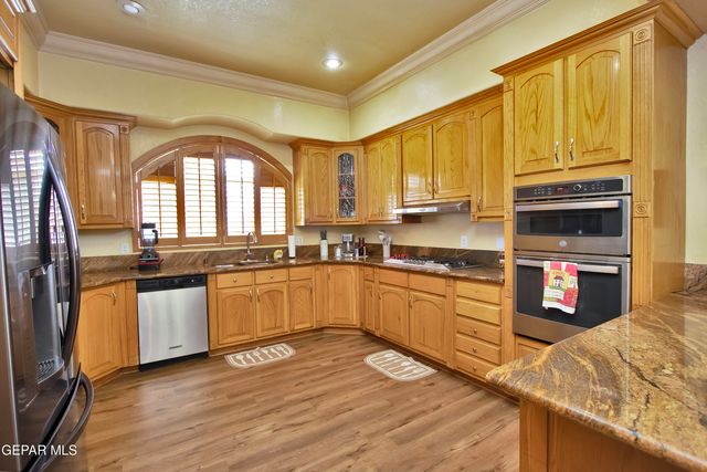 861 COUNTRY CLUB Road, El Paso, TX 79932